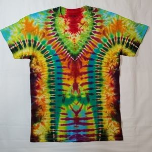 New medium unisex tie dye shirt
